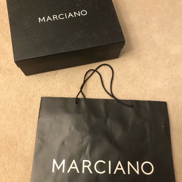 💜 Marciano empty box alongside empty Marciano bg - Picture 4 of 4